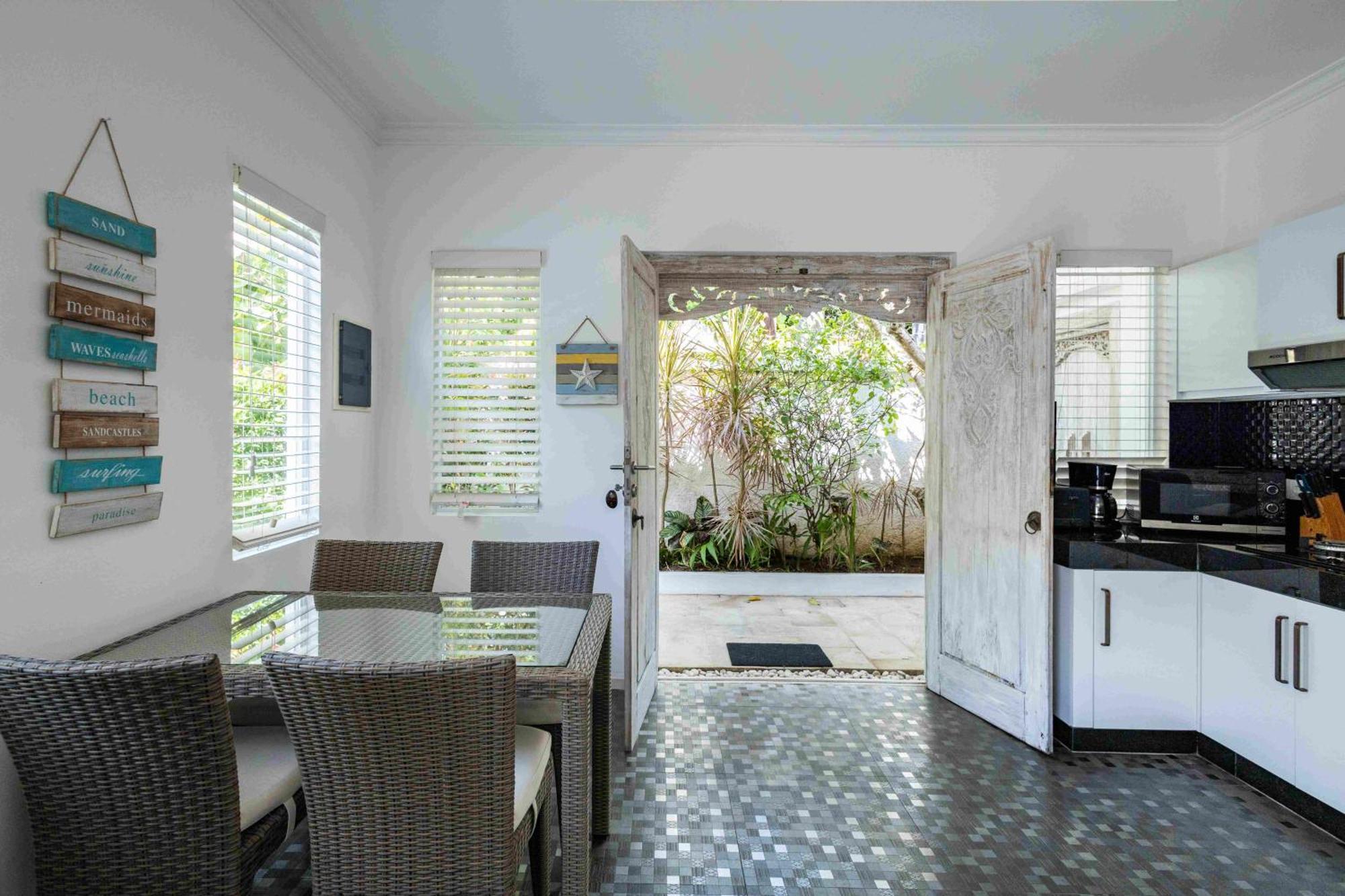 Charming, Villa Sofie - Central Sanur With Refreshing Pool Екстер'єр фото